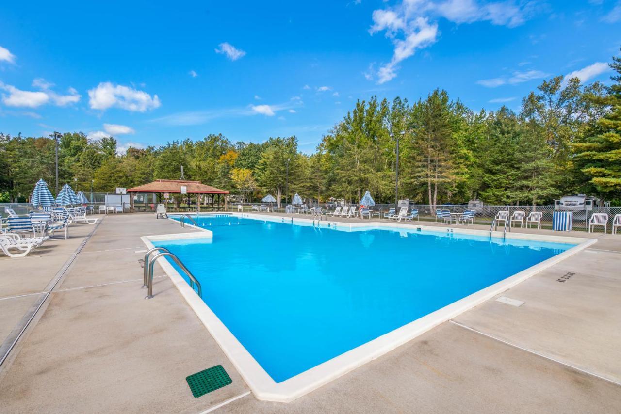 Rondout Valley Camping Resort Deluxe Park Model 11 Accord ภายนอก รูปภาพ