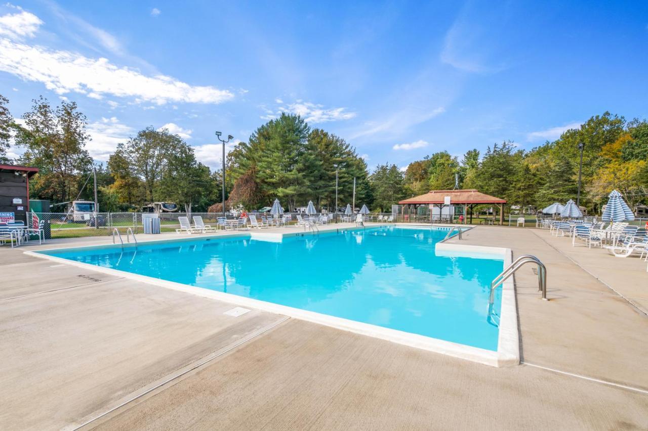 Rondout Valley Camping Resort Deluxe Park Model 11 Accord ภายนอก รูปภาพ