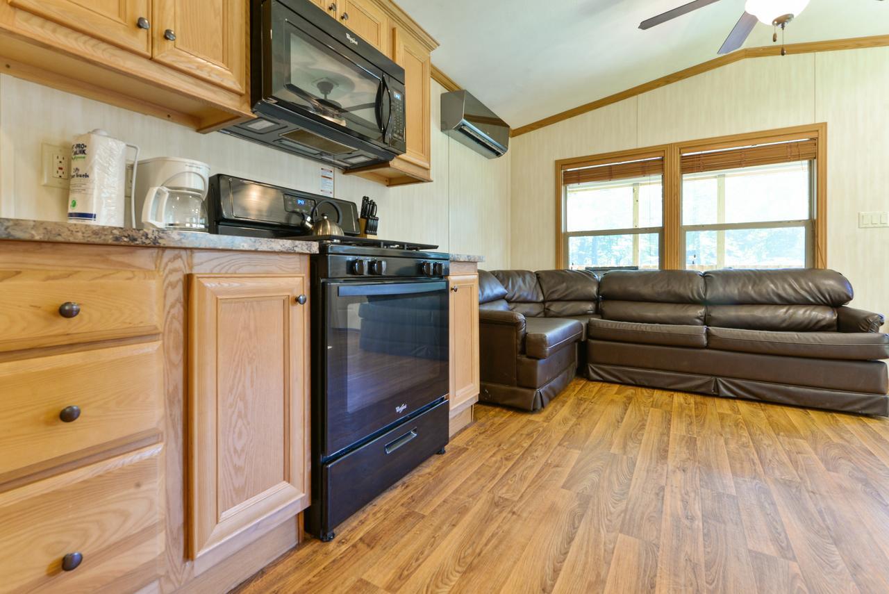 Rondout Valley Camping Resort Deluxe Park Model 11 Accord ภายนอก รูปภาพ